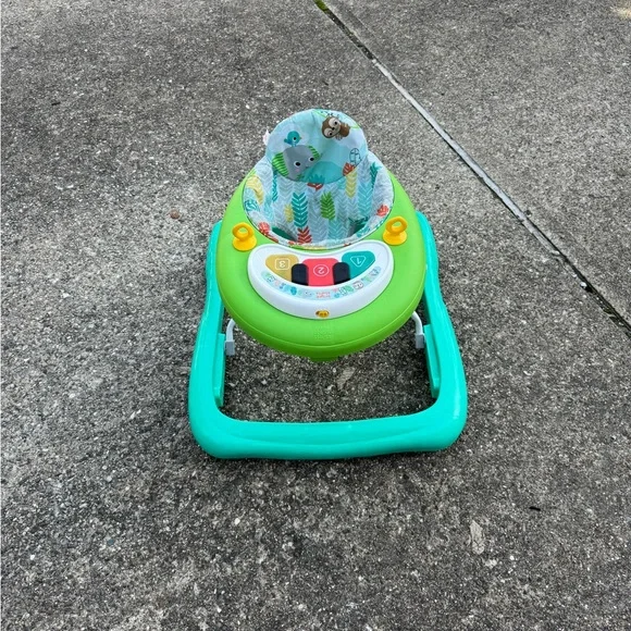 Bright Starts Tiny Trek 2-in-1 Baby Activity
Walker - Jungle Vines - Picture 14 of 14